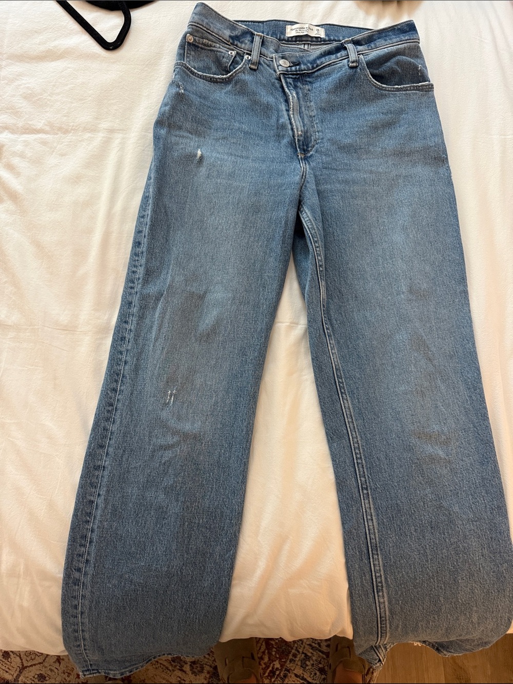 Abercrombie 90s Straight Ultra High Rise jeans